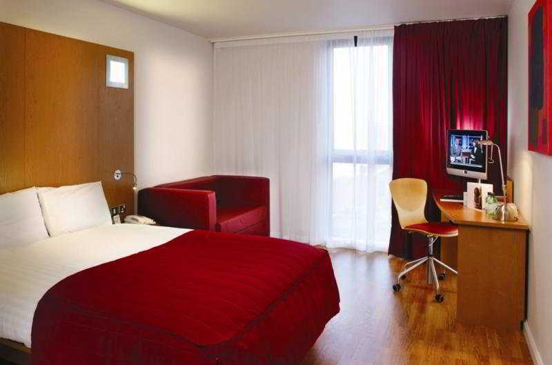 B&B Hotel Інвернесс Екстер'єр фото
